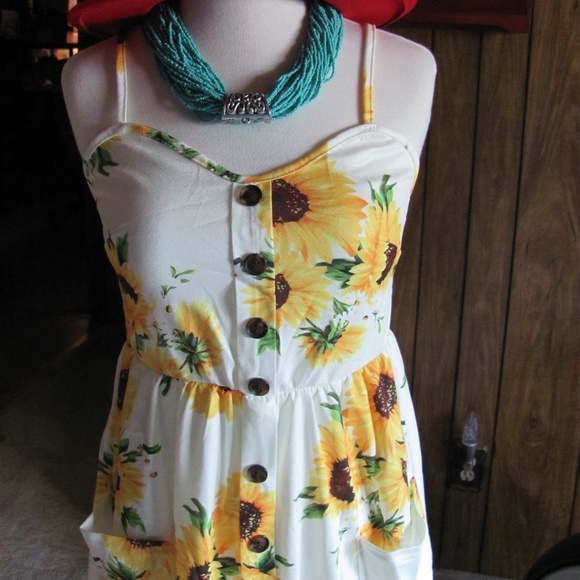 SUNFLOWER SUNDRESSES  BRAND NEW  CREAM COLOR  TRUE - Picture 3 of 7